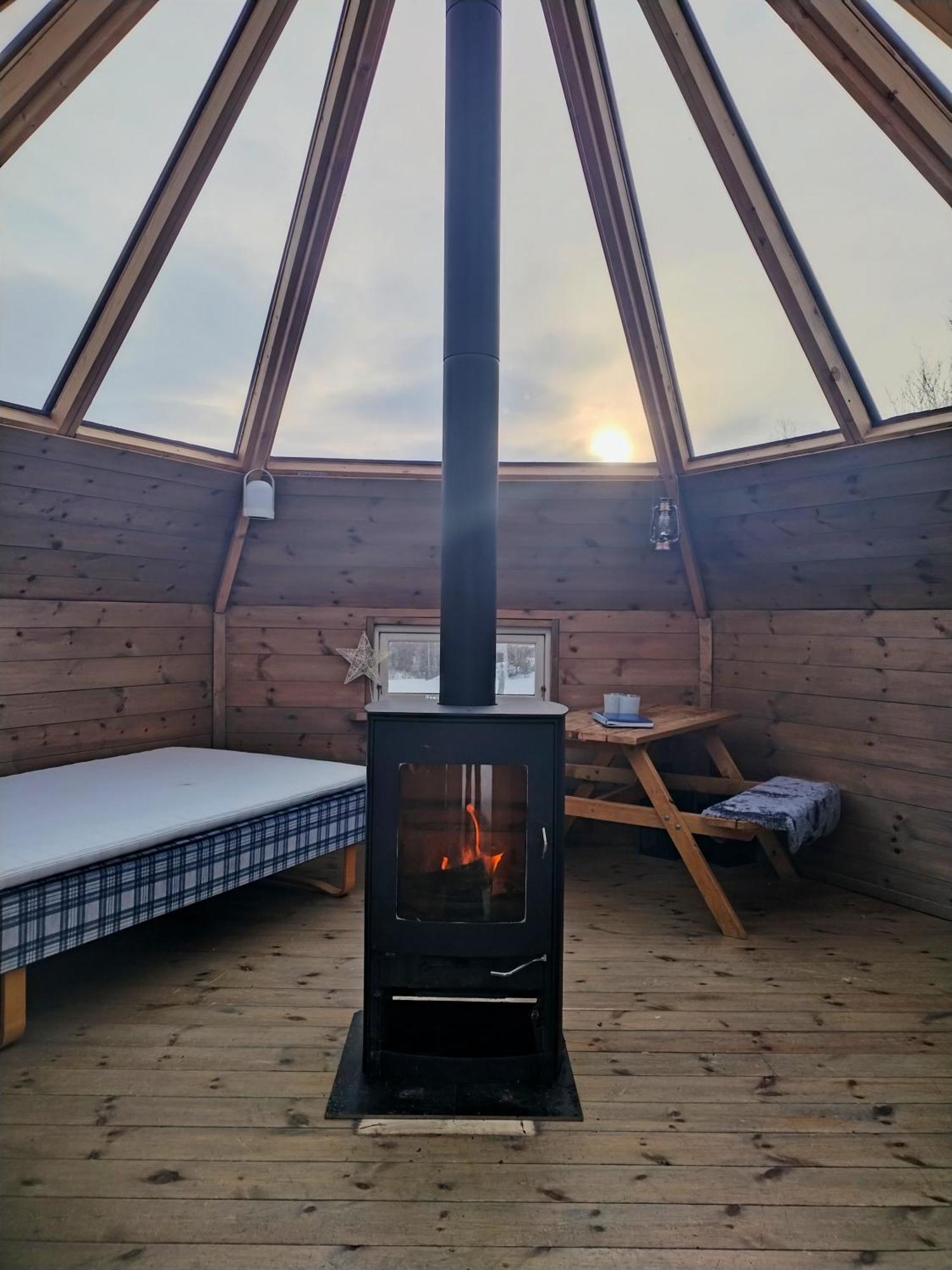 Hessdalen Ufocamp Apartment Varhus Ruang foto